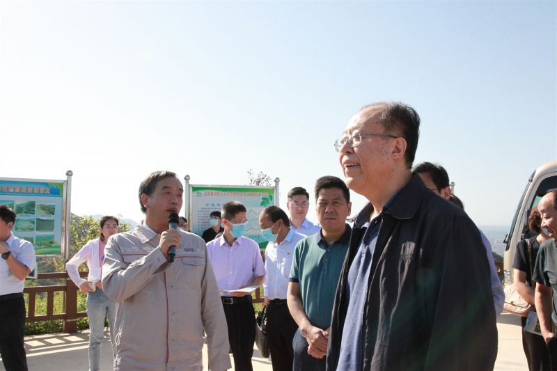 
				   
					河南省人大常委會黨組副書記、副主任馬懿一行到洛陽黃河同力調(diào)研
				 